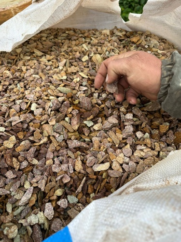 Златолит персиковый декоративная каменная крошка купить в Владивостоке