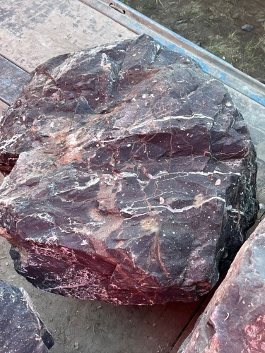 Камни для ландшафтного дизайна красно-фиолетовые 10-60 килограмм купить в Владивостоке