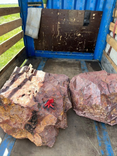 Ландшафтные глыбы красно-фиолетовые 200-1000 килограмм купить в Владивостоке