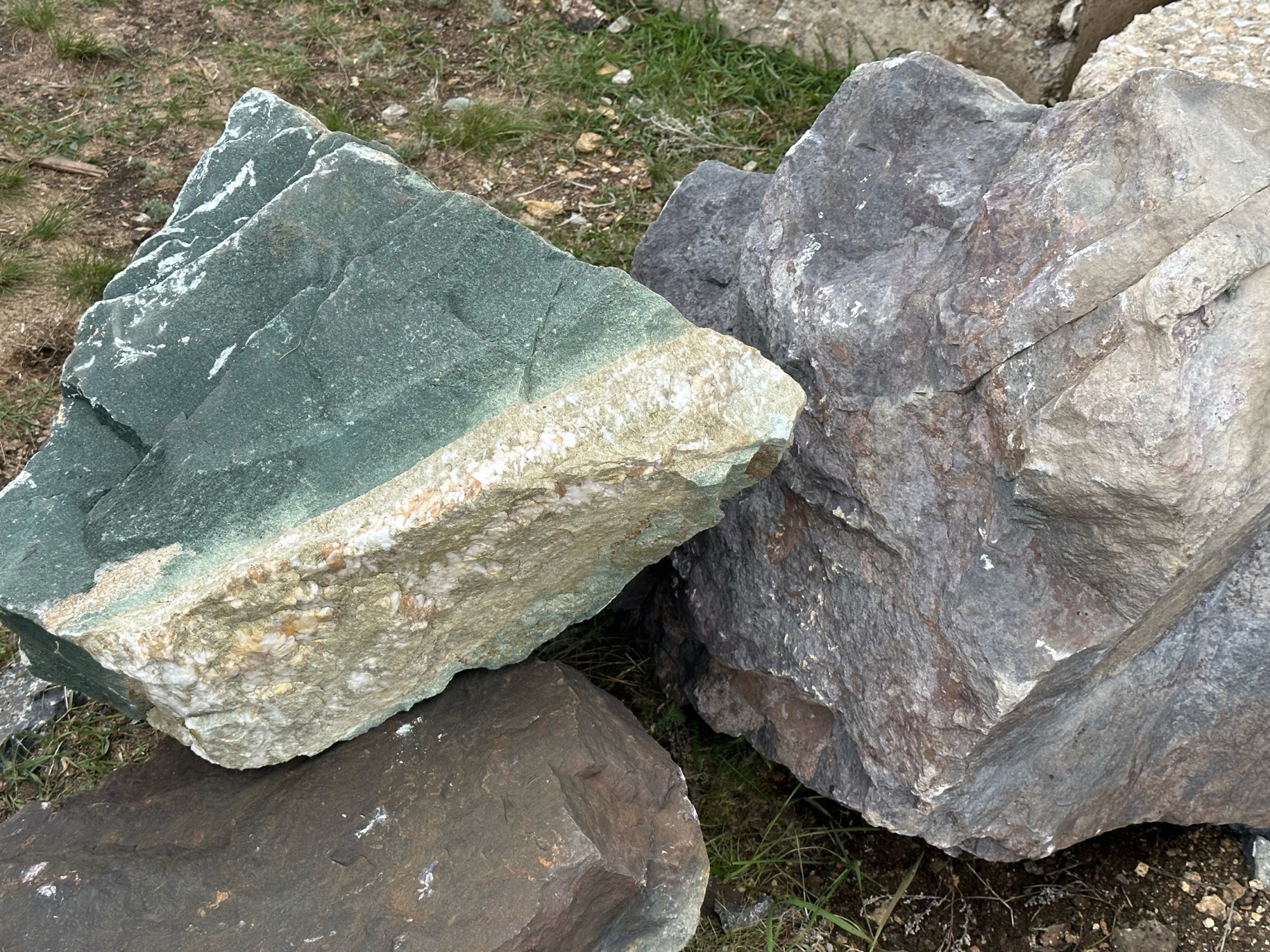 Камни для ландшафтного дизайна зелёные 10-60 килограмм купить в Владивостоке