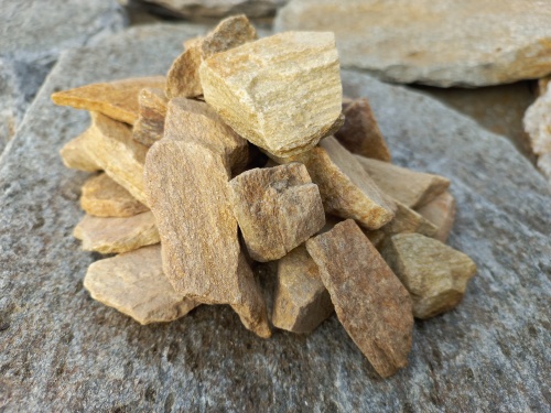 Златолит жёлтый декоративная каменная крошка купить в Владивостоке