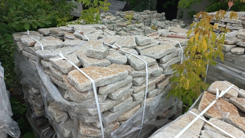 Гранитный плитняк галтованный для мощения купить в Владивостоке