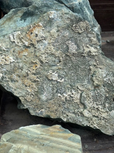 Ландшафтные глыбы зелёные 200-500 килограмм купить в Владивостоке