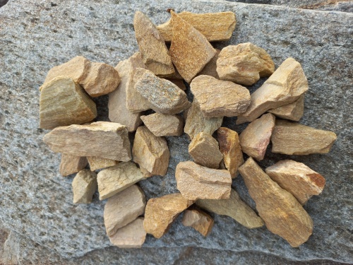 Златолит жёлтый декоративная каменная крошка купить в Владивостоке