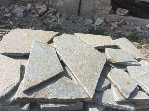 Златолит серебристый галтованный для лестниц купить в Владивостоке