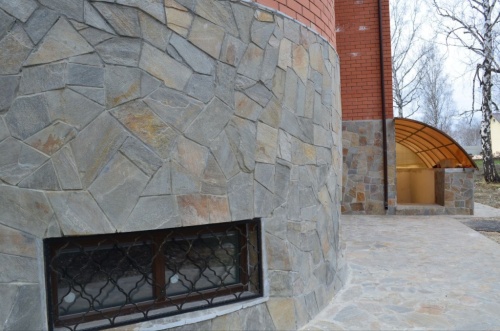 Плитняк златолит Уральский для цоколя, отмостки купить в Владивостоке